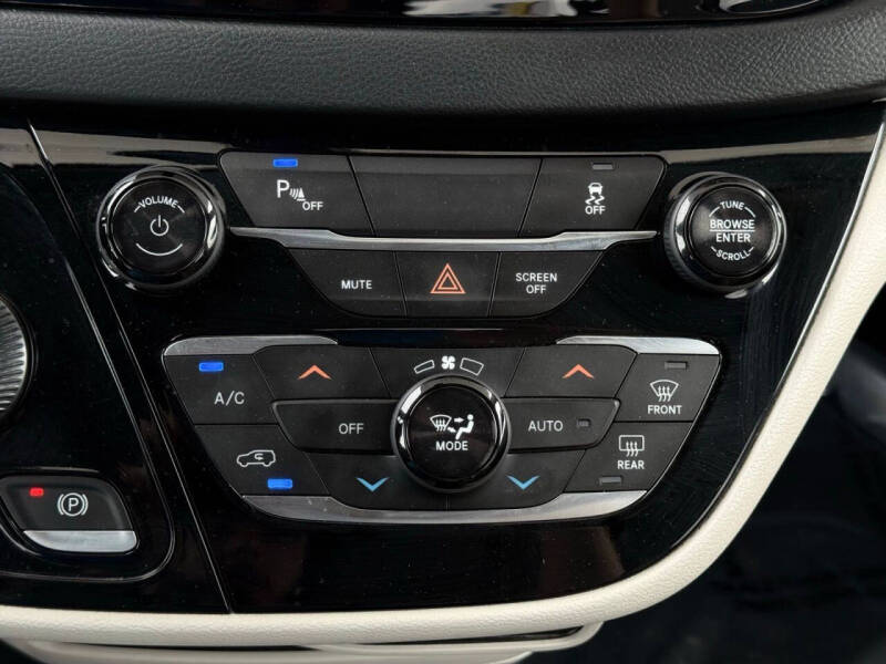 2018 Chrysler Pacifica Hybrid Touring Plus