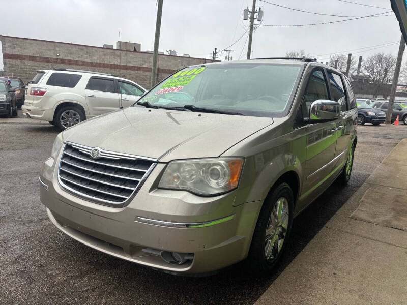 2008 Chrysler Town & Country Limited photo 3