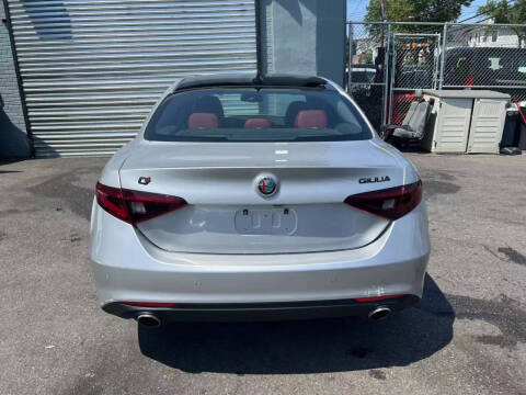 2021 Alfa Romeo Giulia Sprint