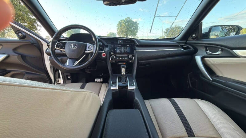 2019 Honda Civic Touring