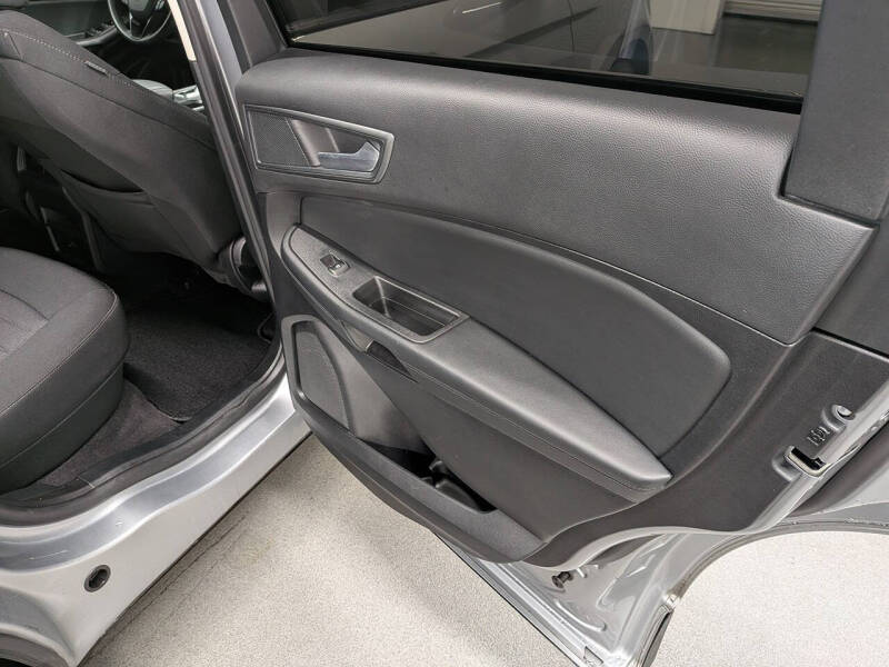 2024 Ford Edge SE