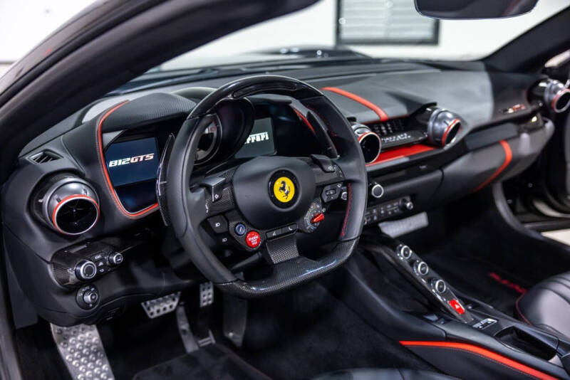 2021 Ferrari 812 GTS