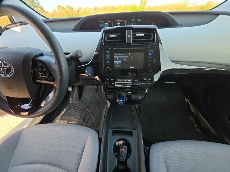 2019 Toyota Prius LE AWD-e