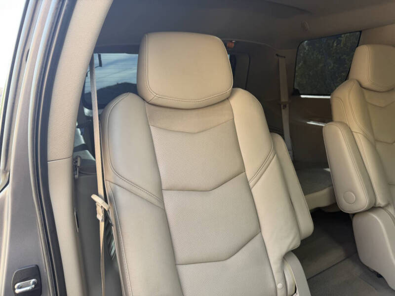 2019 Cadillac Escalade Luxury