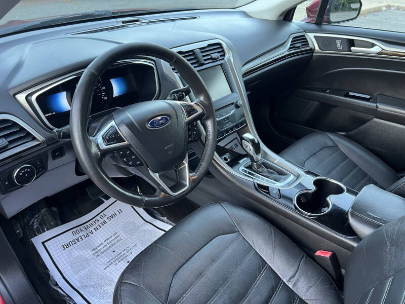 2014 Ford Fusion Hybrid SE