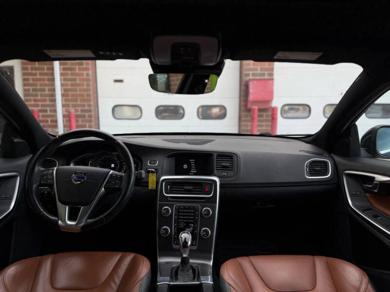 2015 Volvo S60 T5 Platinum