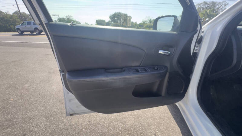 2013 Chrysler 200 LX