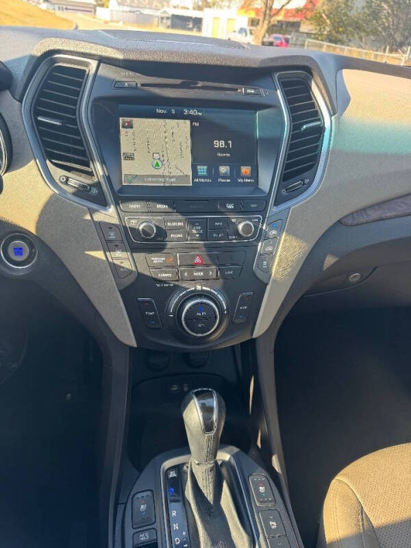 2017 Hyundai Santa Fe Limited Ultimate