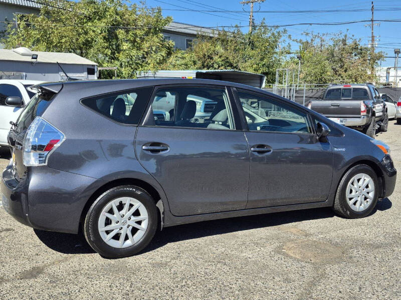 2013 Toyota Prius v Three