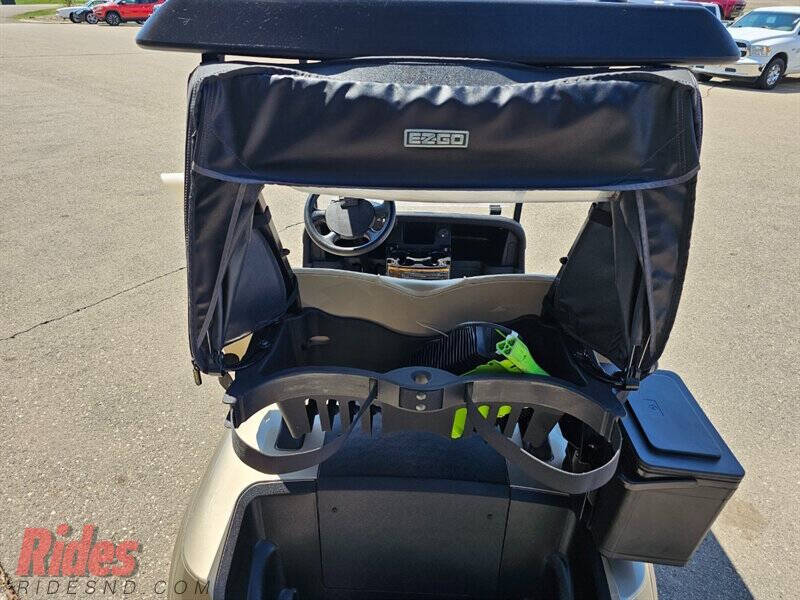 2020 E-Z-GO RXV ELiTE