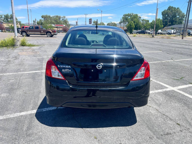 2016 Nissan Versa Sedan S photo 5