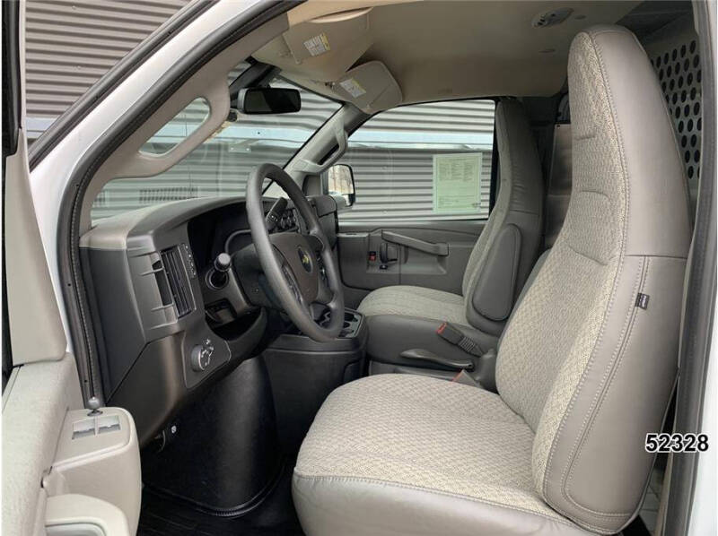 2025 Chevrolet Express 2500
