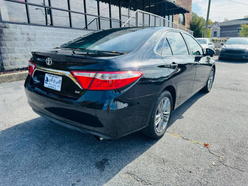 2017 Toyota Camry SE photo 4