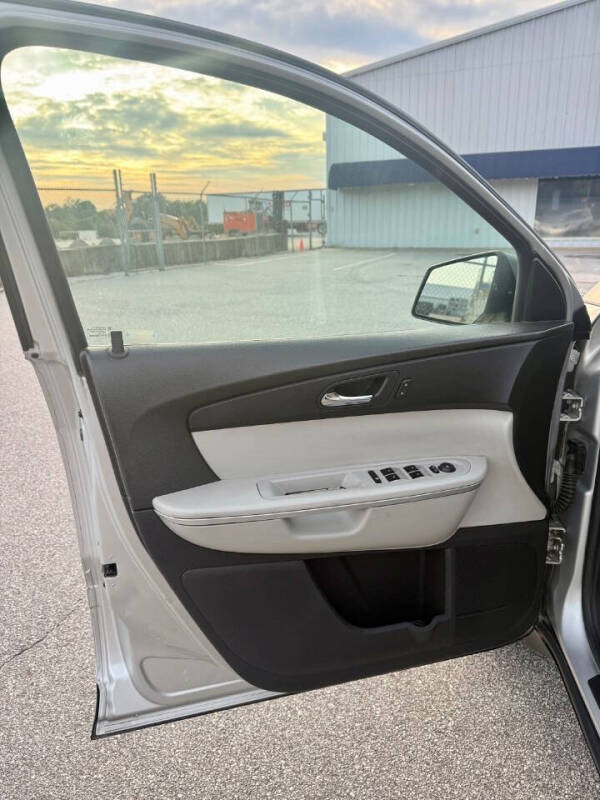 2011 GMC Acadia SL