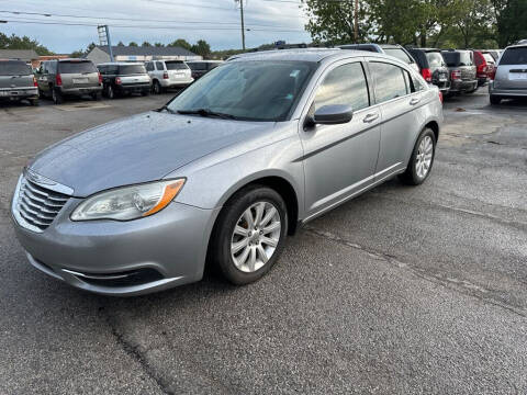 2013 Chrysler 200 for sale at Lakeshore Auto Wholesalers in Amherst OH