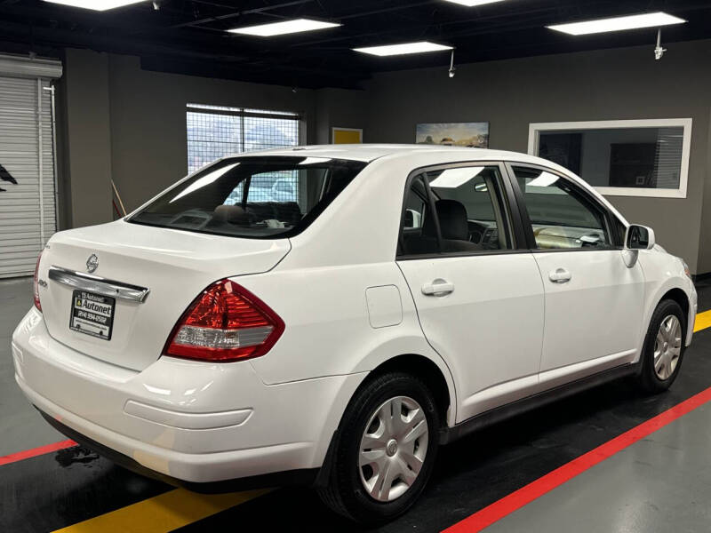 2011 Nissan Versa S photo 6