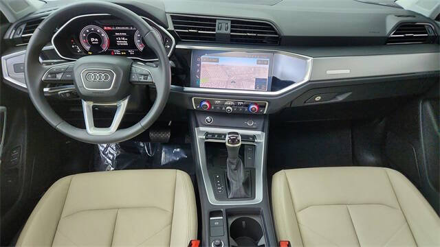 2024 Audi Q3 quattro S line Prem Plus 45 TFSI