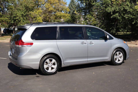 2011 Toyota Sienna LE 7-Passenger Auto Access Seat