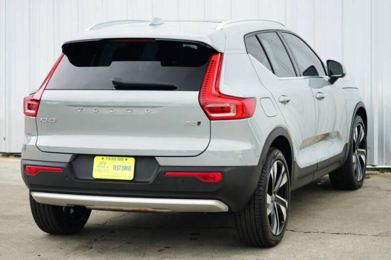 2024 Volvo XC40 B5 Plus Bright Theme