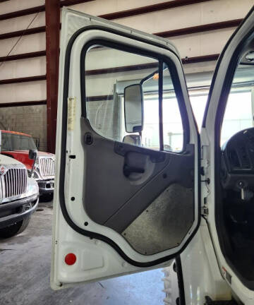 2016 Freightliner M2 106