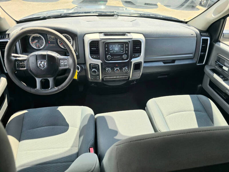 2017 RAM 1500 SLT