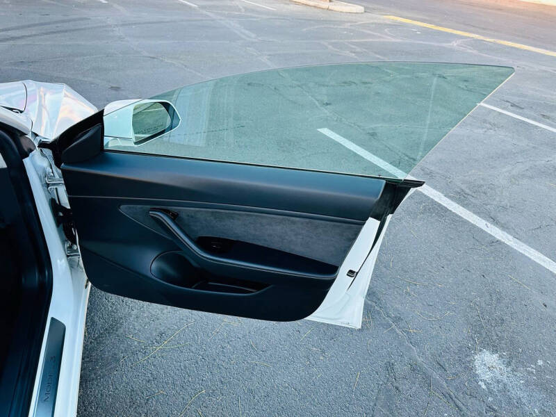 2019 Tesla Model 3 Base photo 25