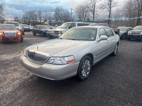 2005 Lincoln Town Car Signature Limited