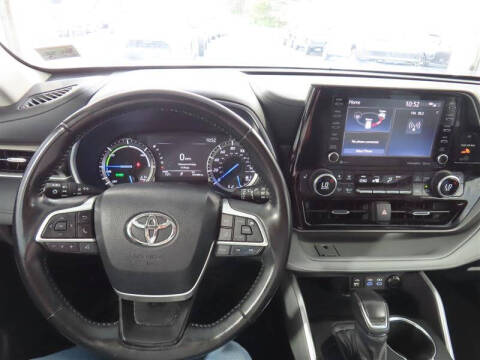 2022 Toyota Highlander Hybrid XLE