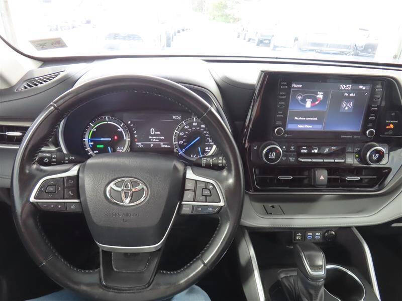 2022 Toyota Highlander Hybrid XLE