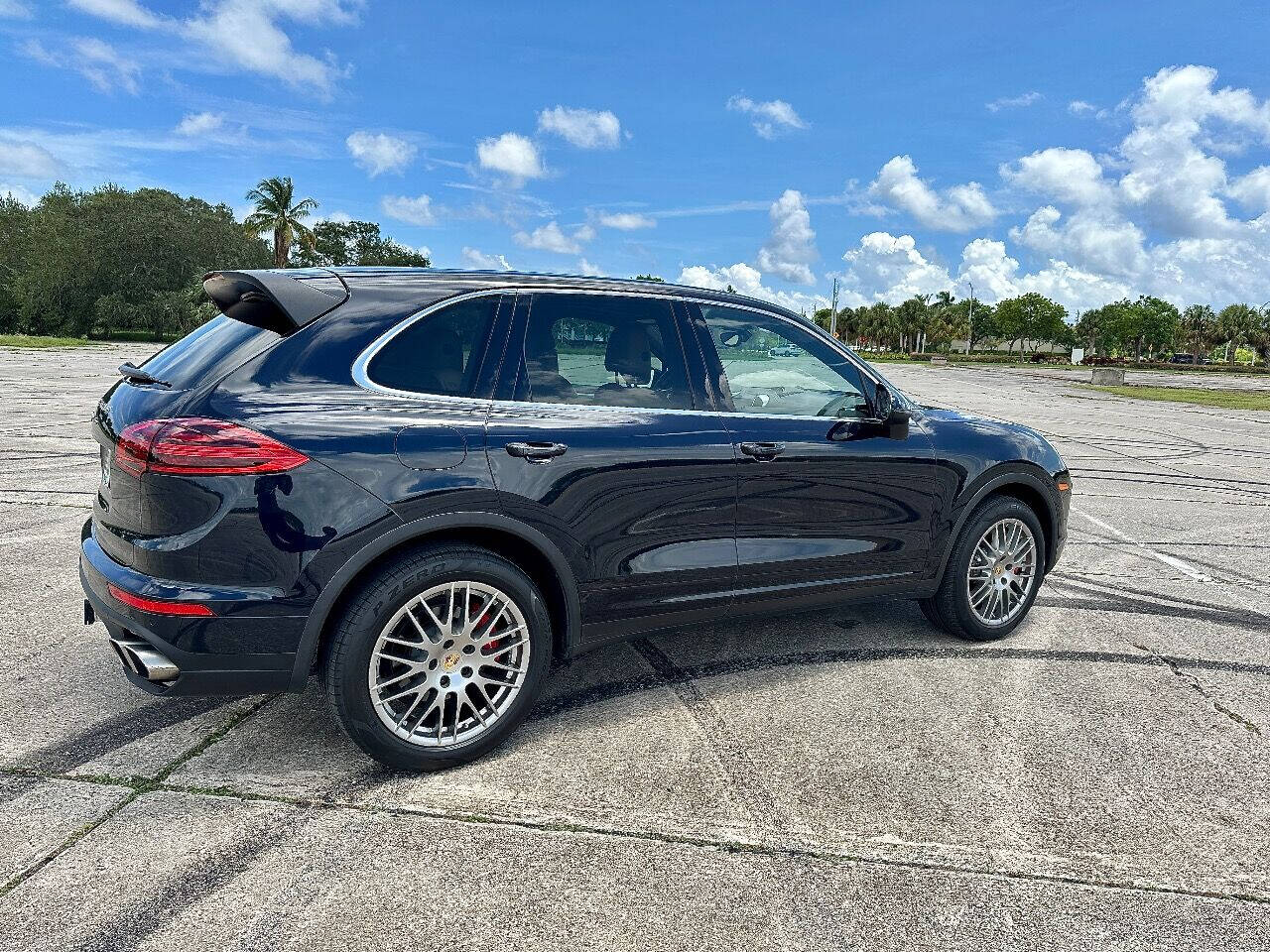 2017 Porsche Cayenne 38