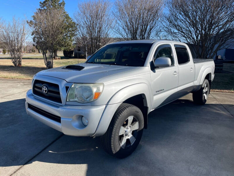 2005 Toyota Tacoma for sale at Getsinger's Used Cars in Anderson SC