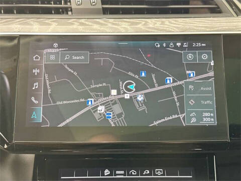 2022 Audi e-tron quattro Premium Plus