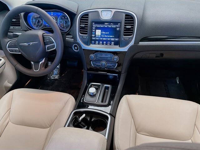 2023 Chrysler 300 Touring L