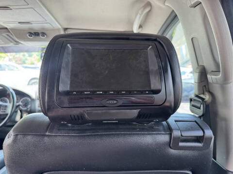 2012 Nissan Armada SV