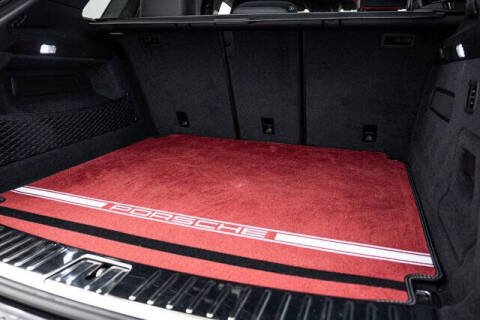 2025 Porsche Cayenne GTS