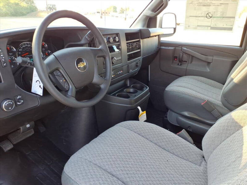 2025 Chevrolet Express 2500