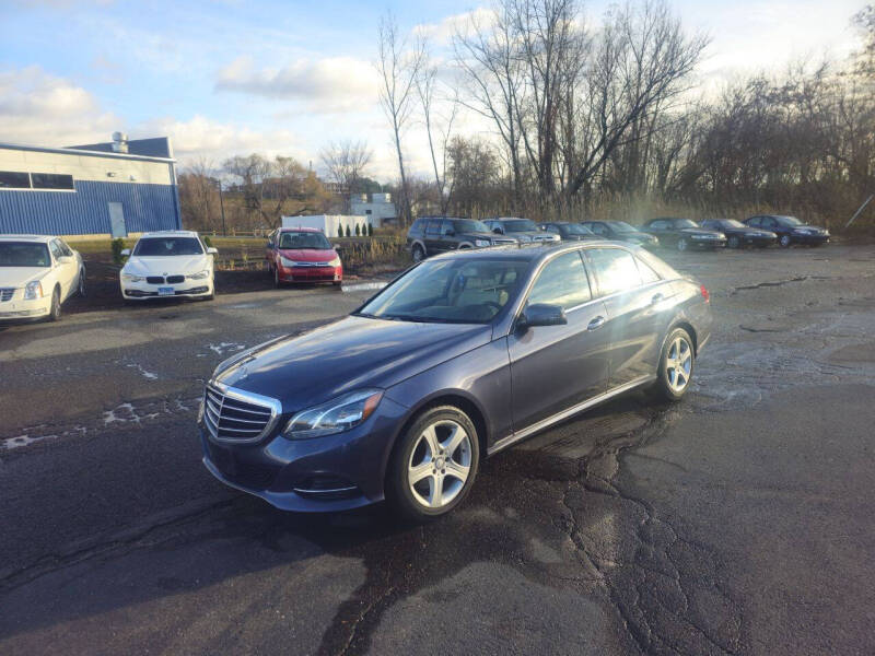 2016 Mercedes-Benz E-Class E350 Luxury photo 2