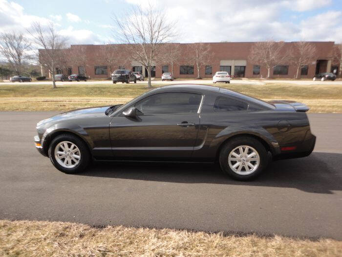 2007 Ford Mustang V6 Deluxe