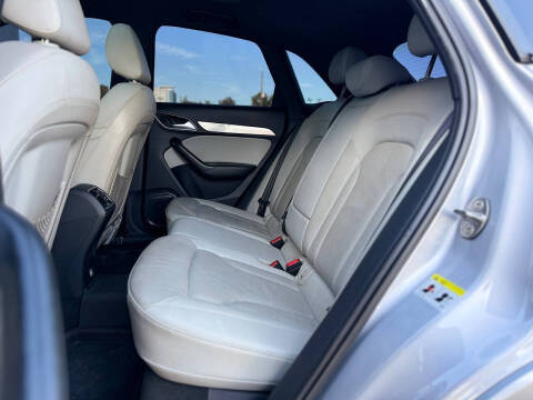 2015 Audi Q3 2.0T quattro Prestige