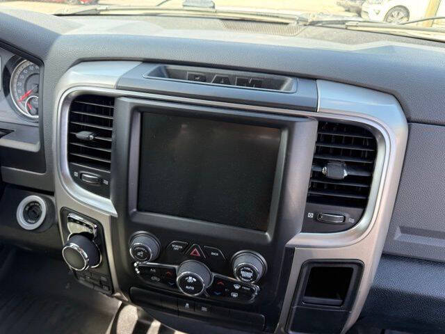 2017 RAM 1500 SLT