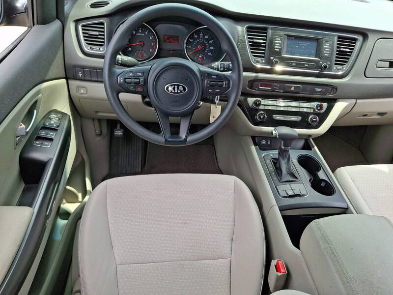 2018 Kia Sedona L
