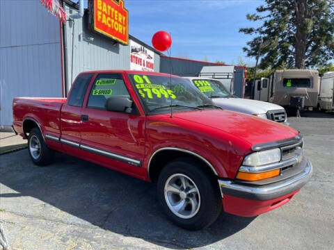 2001 Chevrolet S-10 for sale at Steve & Sons Auto Sales in Happy Valley OR