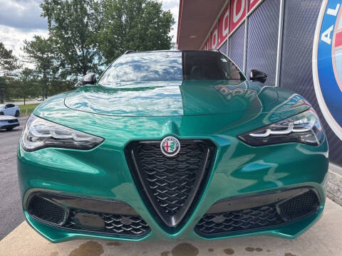 2025 Alfa Romeo Stelvio Intensa