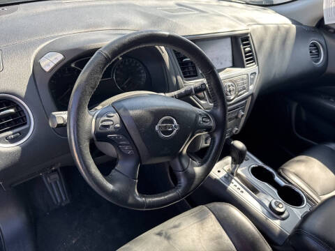 2020 Nissan Pathfinder SL