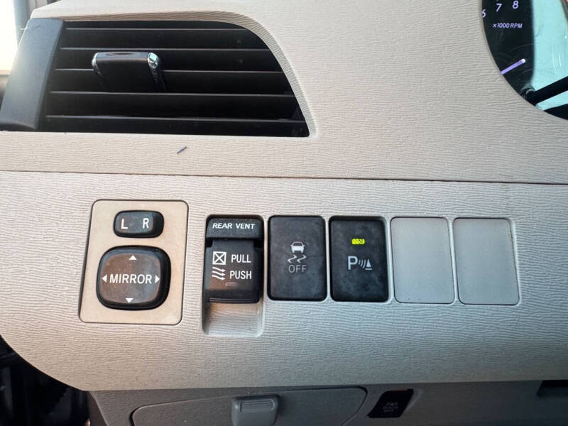 2013 Toyota Sienna XLE 7-Passenger Auto Access Seat