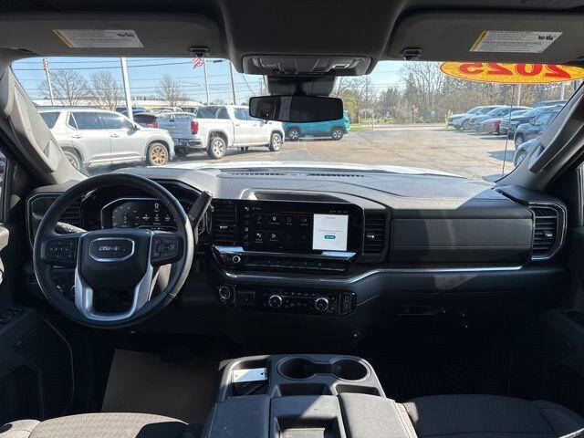 2025 GMC Sierra 1500 Elevation Standard