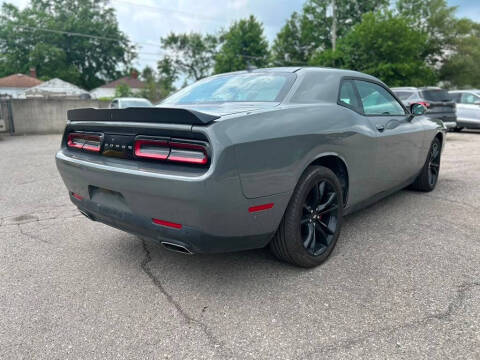 2018 Dodge Challenger SXT Plus
