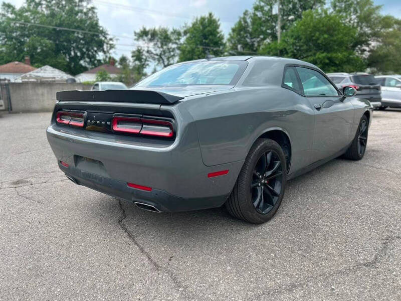 2018 Dodge Challenger SXT Plus