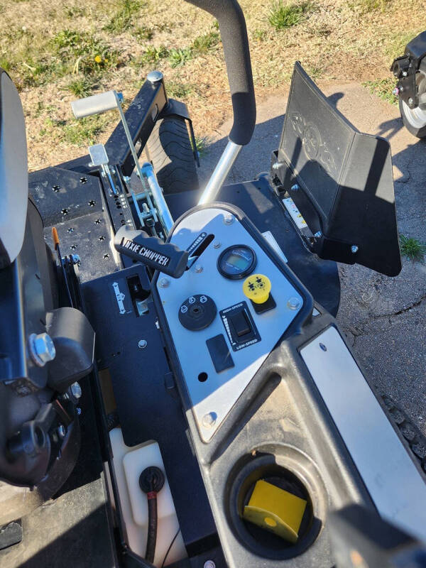 2023 Dixie Chopper Eagle HP 4072VGE