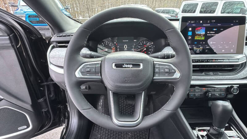 2023 Jeep Compass Latitude Lux